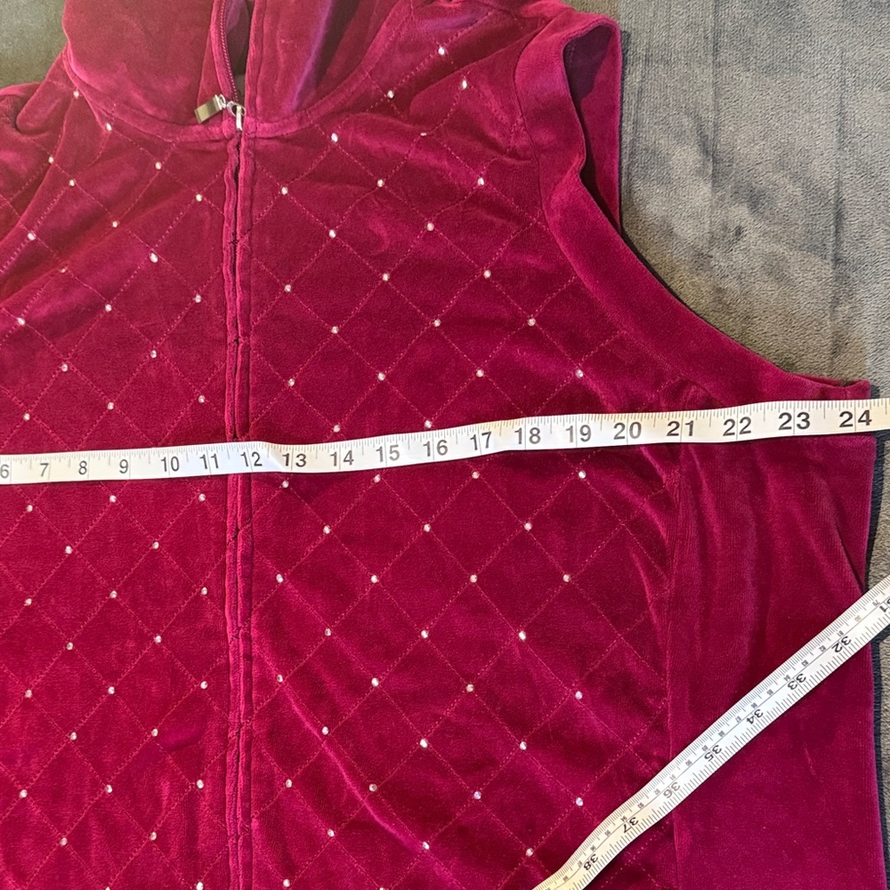Quaker Factory Velour Quilted Rhinestone Zip Front Vest Burgundy / Wine Red 1X - Picture 5 of 9